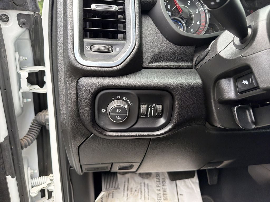 Used 2024 RAM 2500 Laramie AWD/4WD image 16