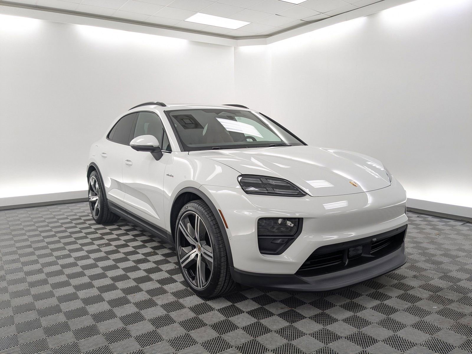 New 2025 Porsche Macan 4 Electric AWD/4WD image 7