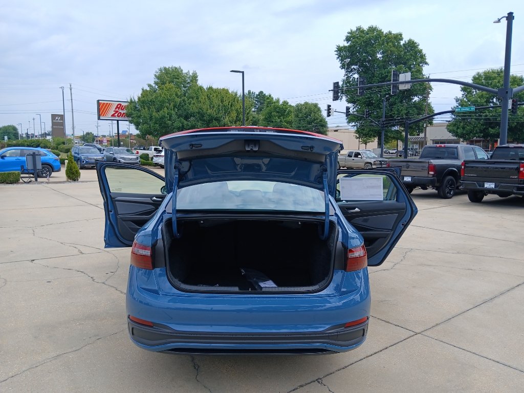 New 2027 Volkswagen Jetta SE FWD image 21