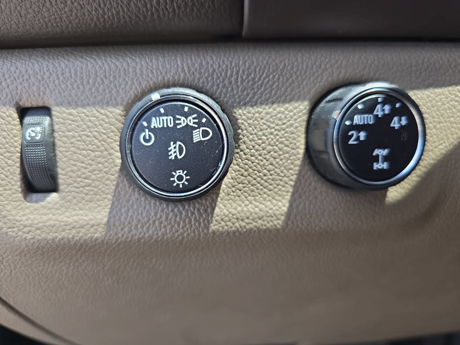 Used 2015 GMC Canyon SLT w/ Driver Alert Package AWD/4WD image 25