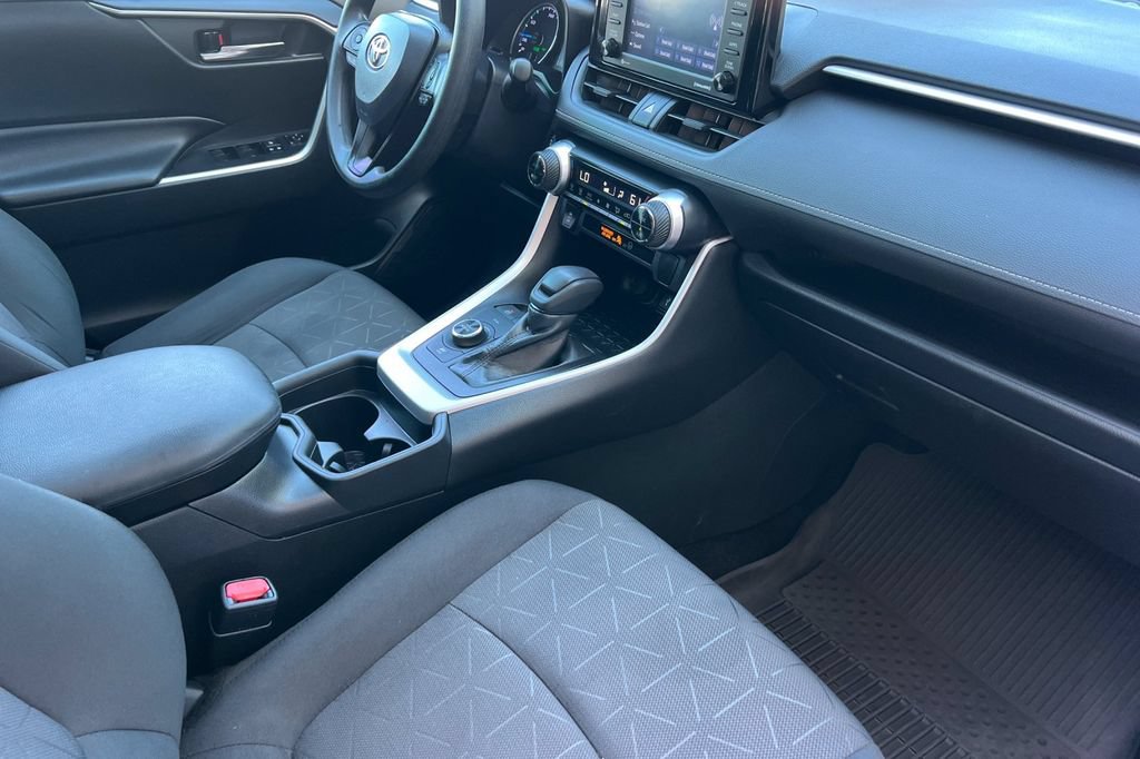 Certified 2021 Toyota RAV4 XLE w/ Convenience Package AWD/4WD image 18