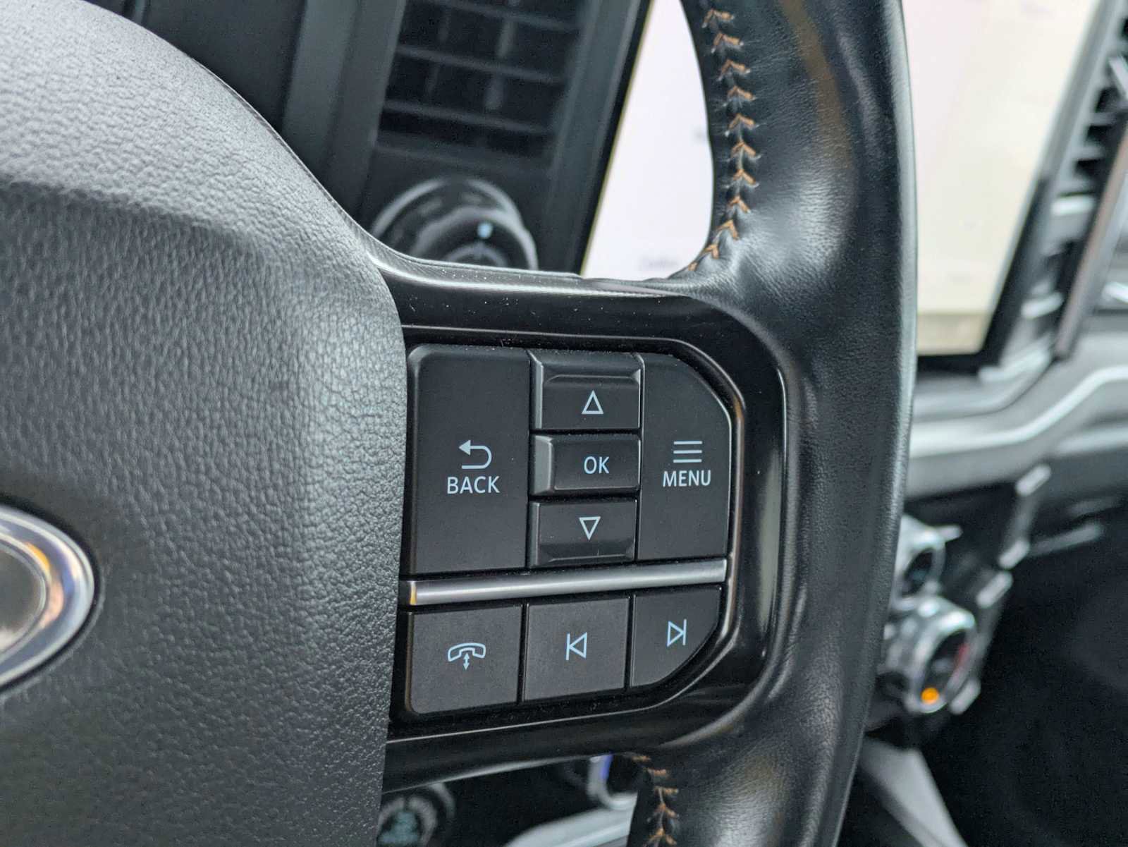 Used 2023 Ford F350 Platinum w/ Tremor Off-Road Package AWD/4WD image 27