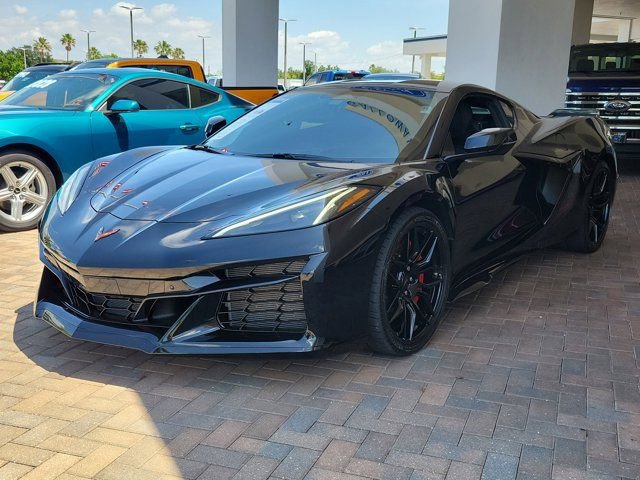 Used 2024 Chevrolet Corvette Z06 RWD image 3