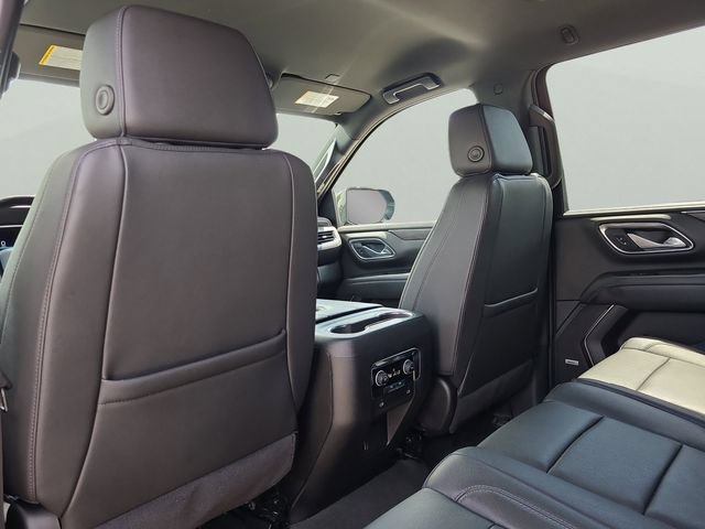 Used 2024 Chevrolet Suburban LT AWD/4WD image 9