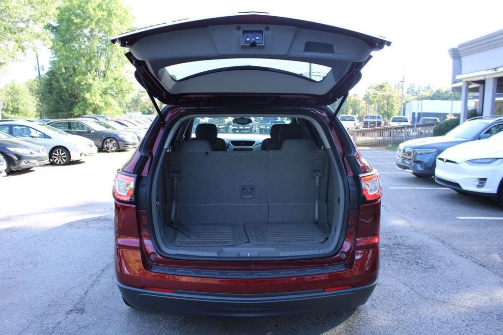 Used 2017 Chevrolet Traverse LT w/ Style and Technology Package AWD/4WD image 9