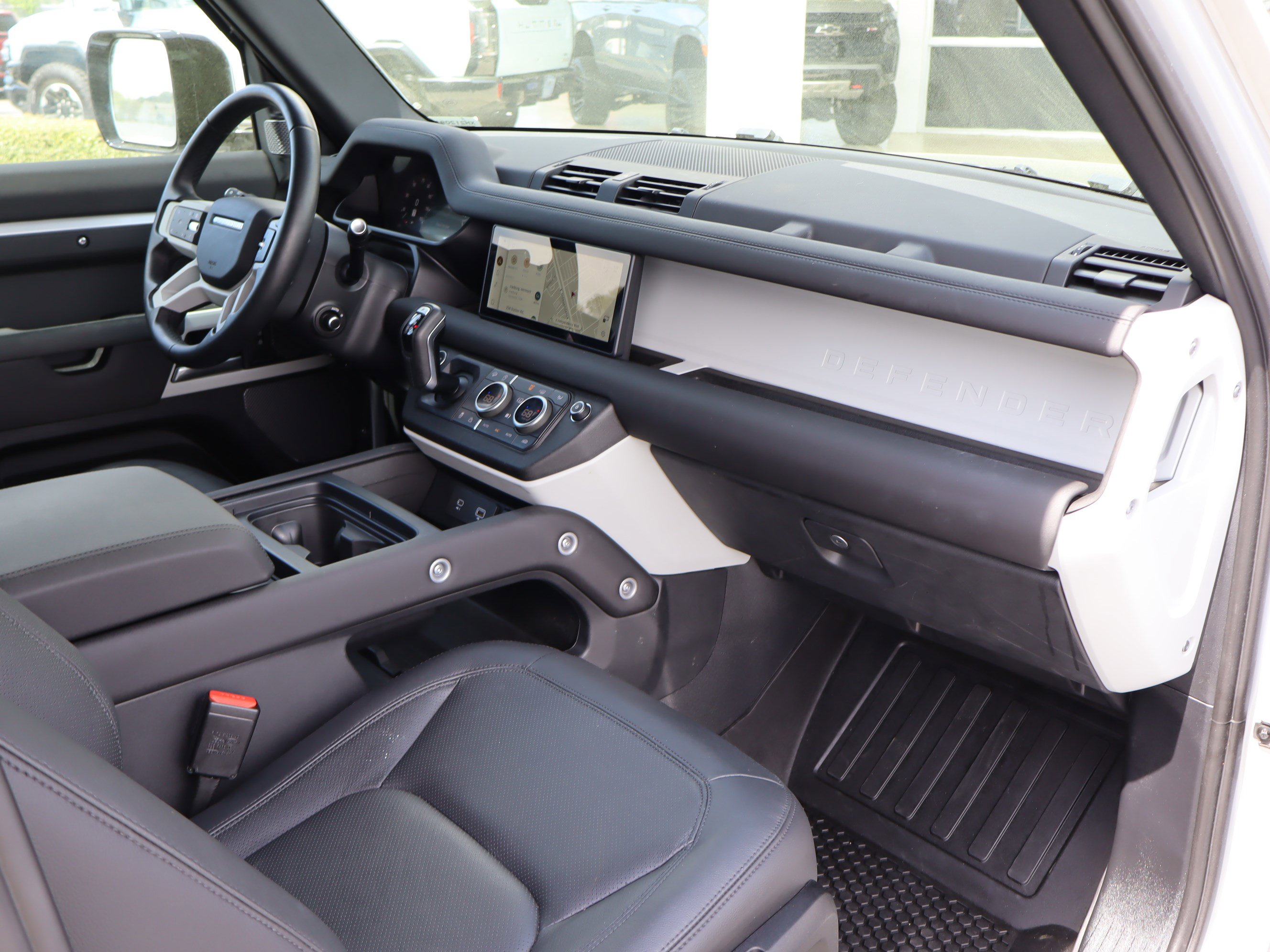 Used 2024 Land Rover Defender 90 S AWD/4WD image 30