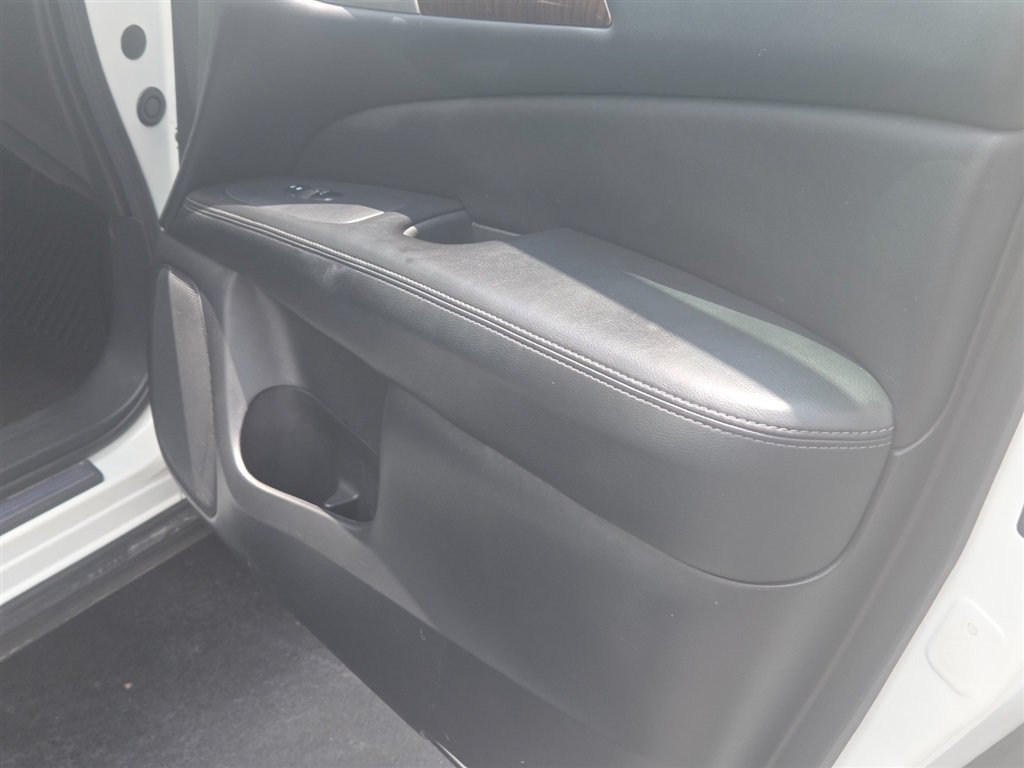 Used 2014 Nissan Pathfinder Platinum w/ Platinum Premium Package AWD/4WD image 12