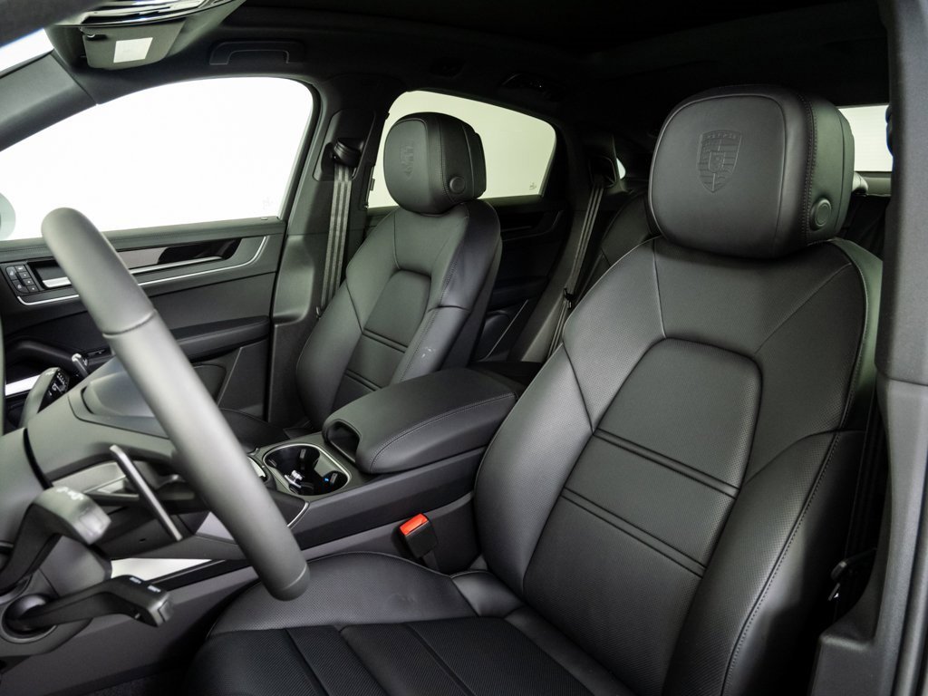 New 2026 Porsche Cayenne S image 5