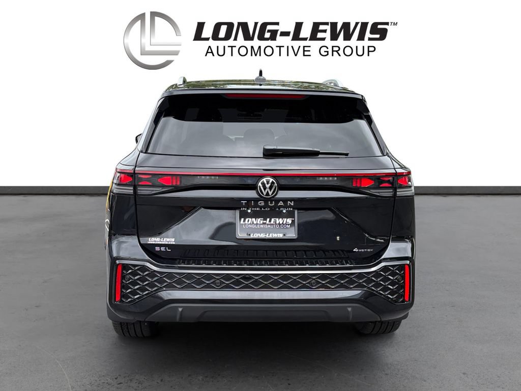 Certified 2025 Volkswagen Tiguan SEL R-Line AWD/4WD image 5