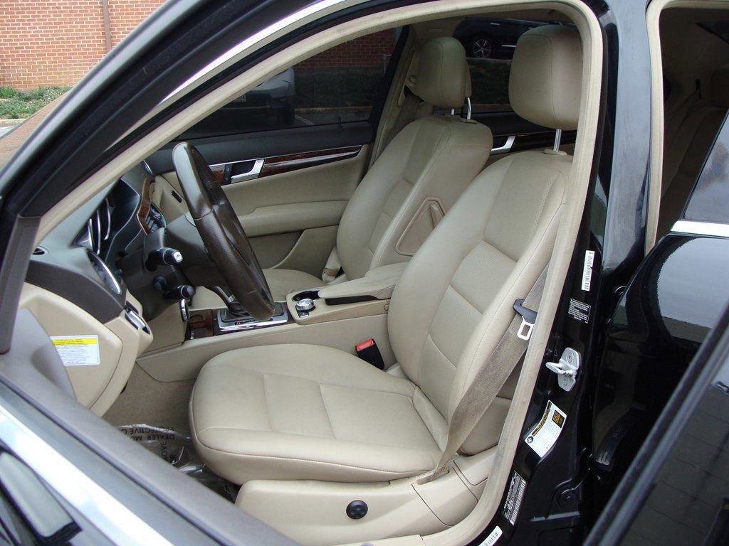 Used 2014 Mercedes-Benz C 300 4MATIC Sedan image 7