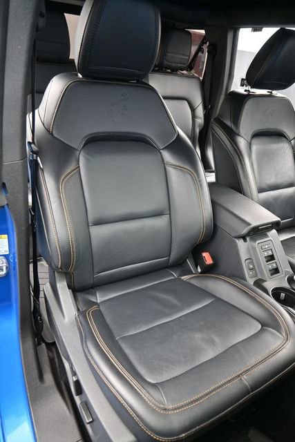 Used 2023 Ford Bronco Badlands image 16