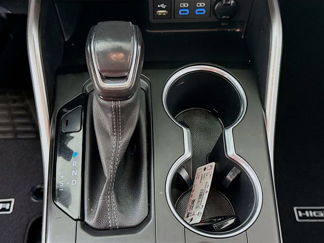 Used 2022 Toyota Highlander XLE image 19