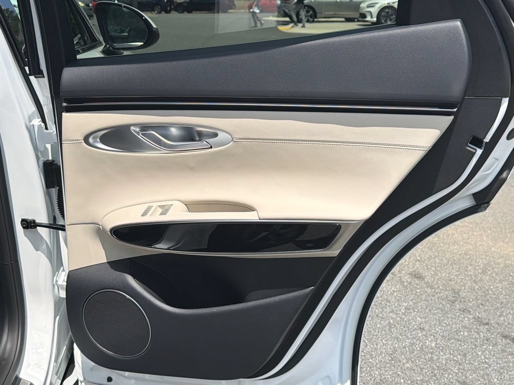 New 2027 Genesis GV70 2.5T AWD/4WD image 18