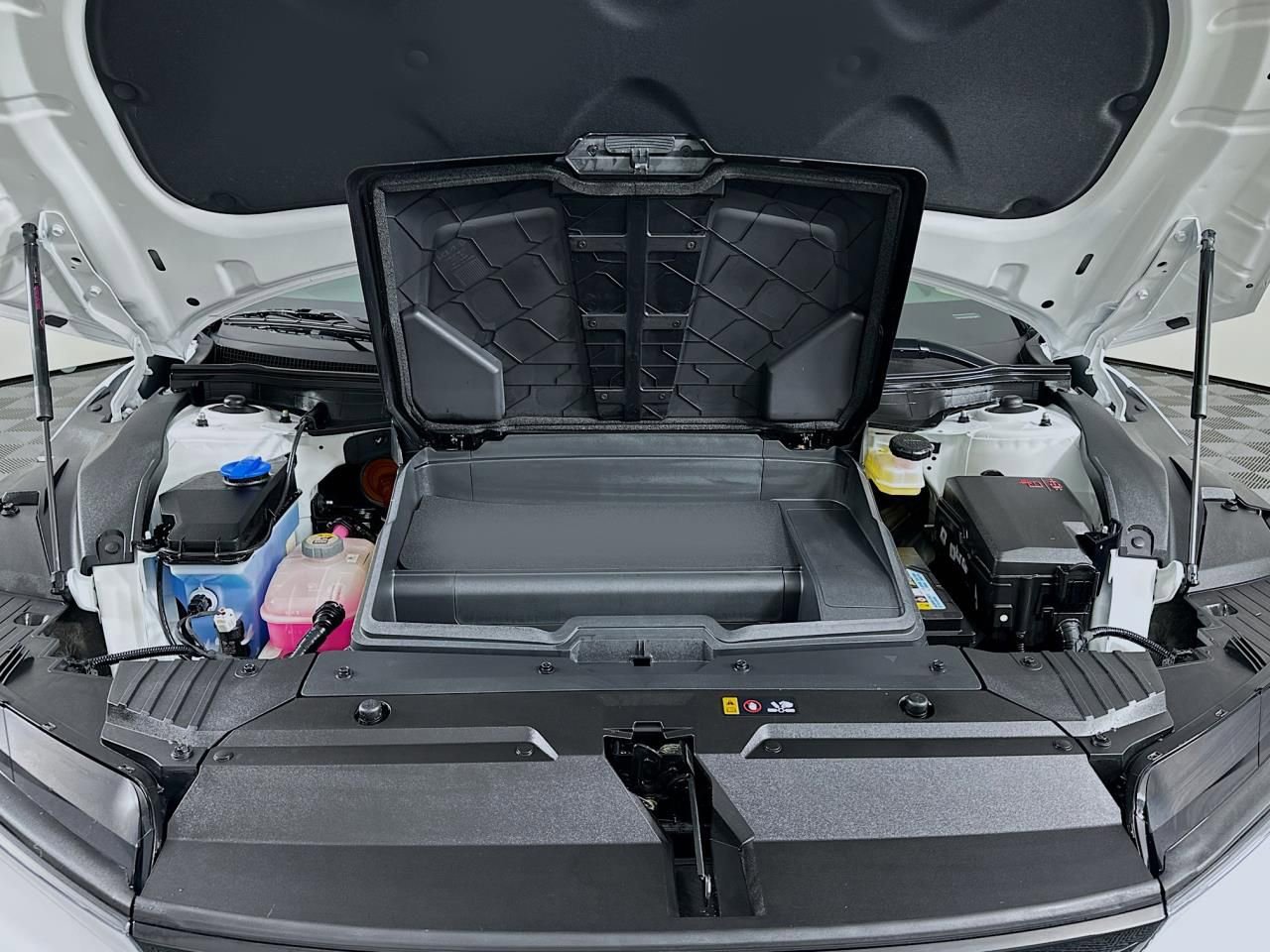 Used 2025 Kia EV6 Light w/ Light LR Technology Package RWD image 43