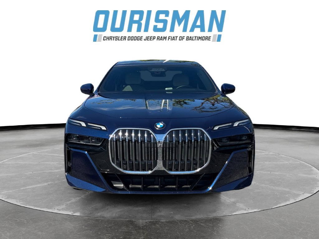 Used 2023 BMW 760i xDrive AWD/4WD image 8