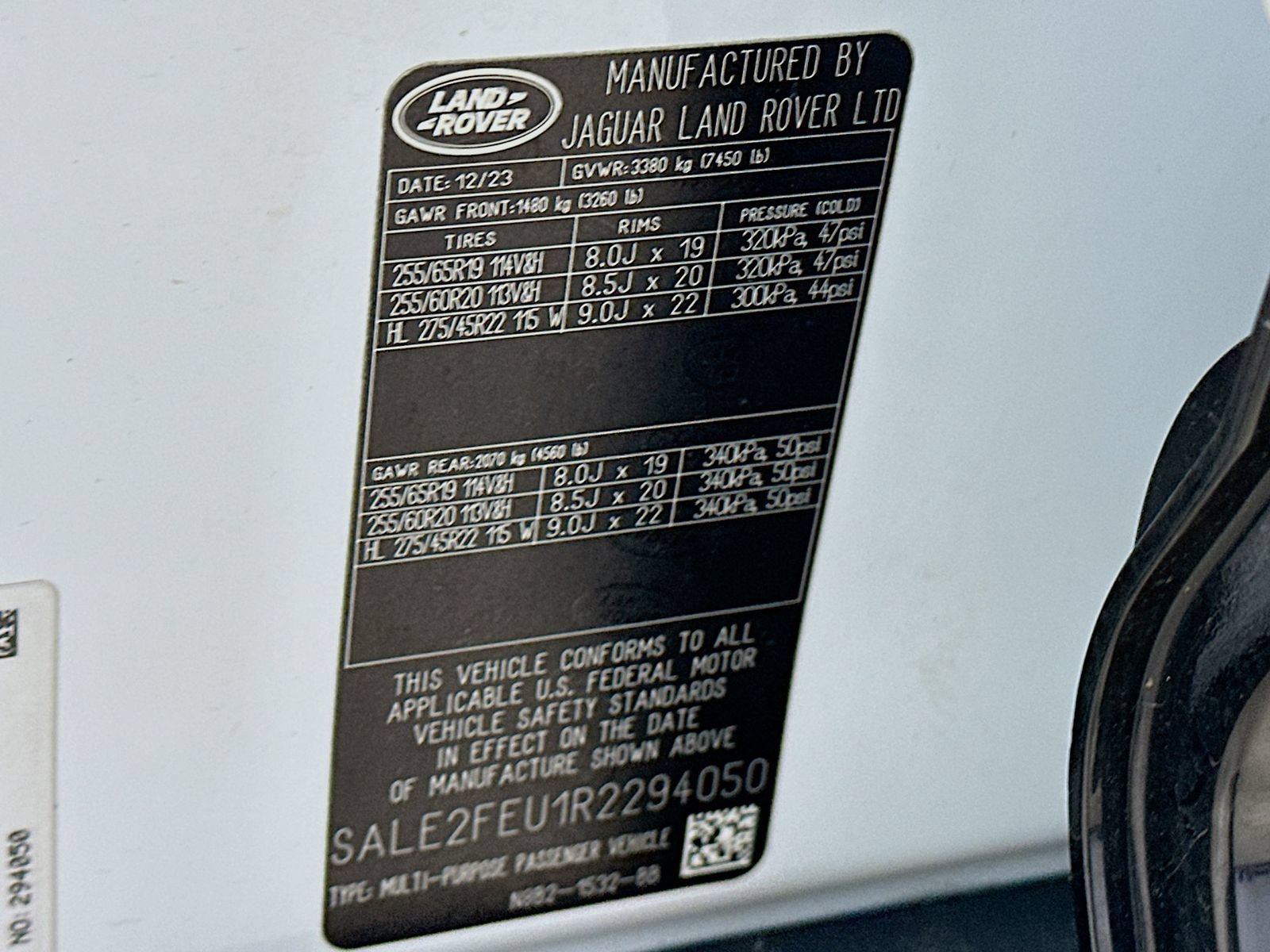 Used 2024 Land Rover Defender 130 X-Dynamic SE AWD/4WD image 48