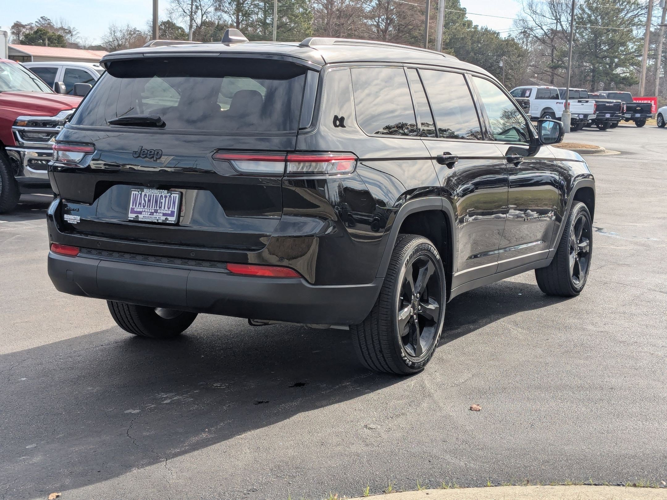 Certified 2025 Jeep Grand Cherokee L Laredo image 5
