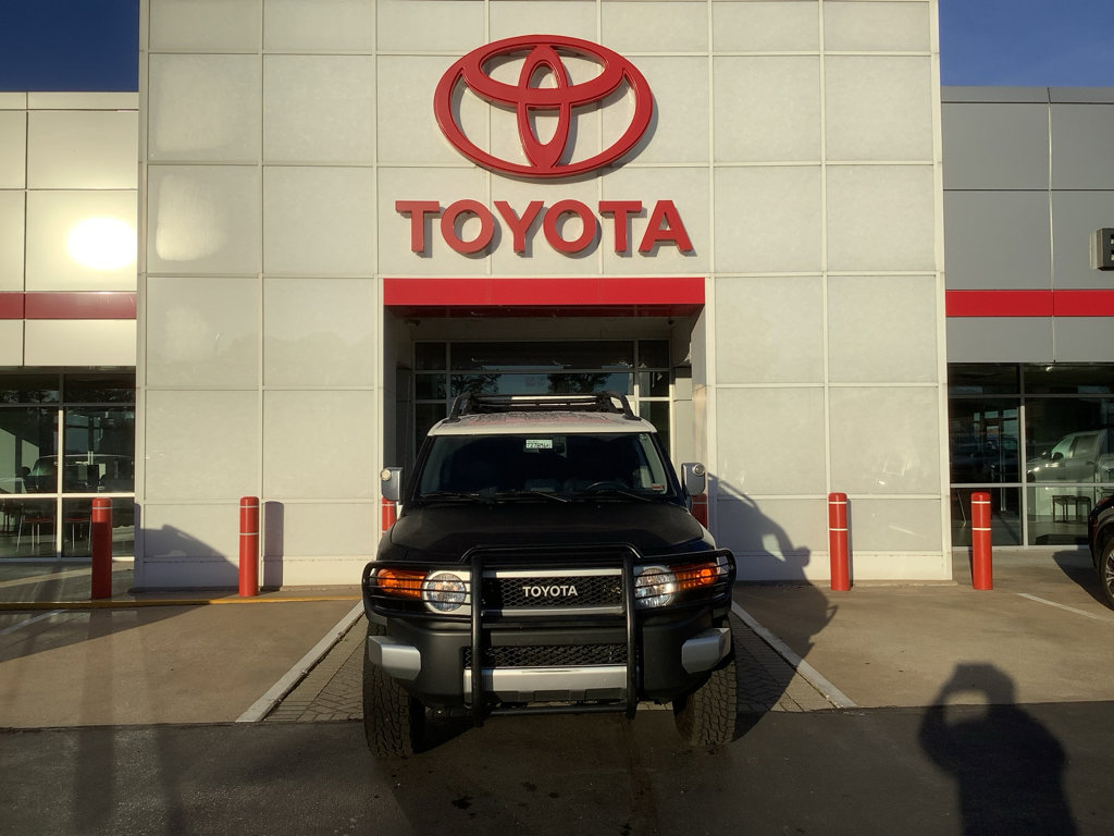 Used 2013 Toyota FJ Cruiser 4WD image 2
