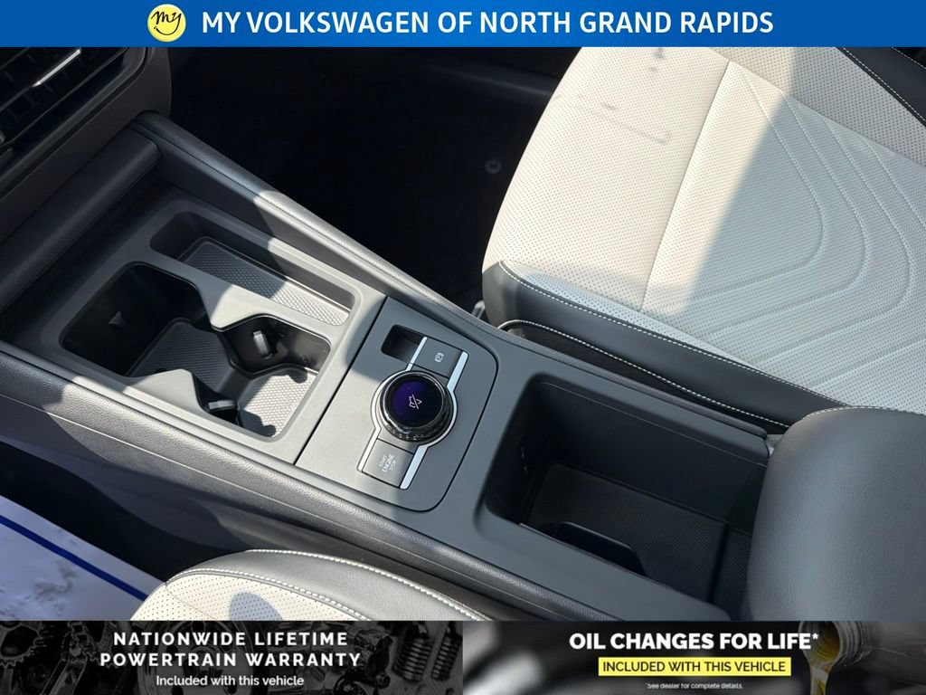 New 2026 Volkswagen Tiguan SE AWD/4WD image 16