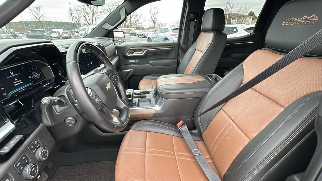 Certified 2025 Chevrolet Silverado 1500 High Country w/ Technology Package image 9
