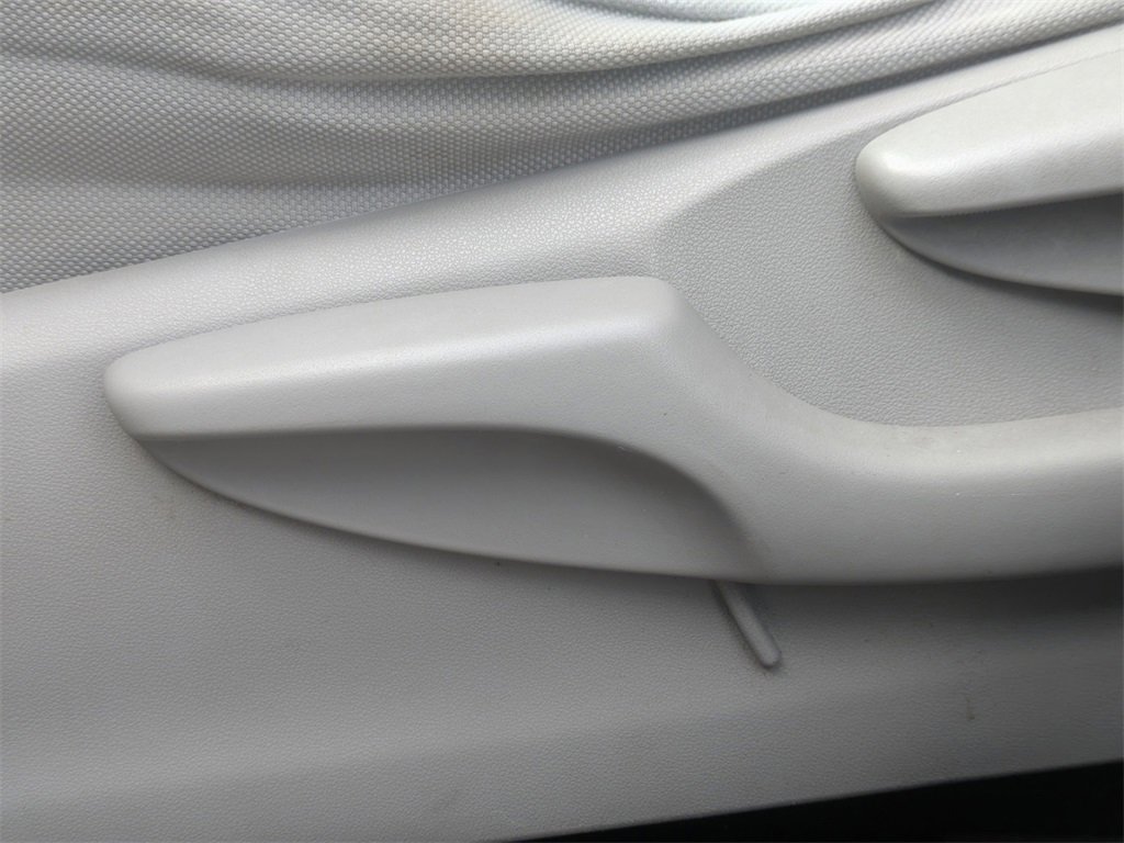 Used 2015 Toyota Highlander LE image 20