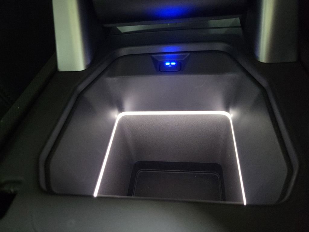 Used 2023 Land Rover Defender 110 75th Limited Edition image 34