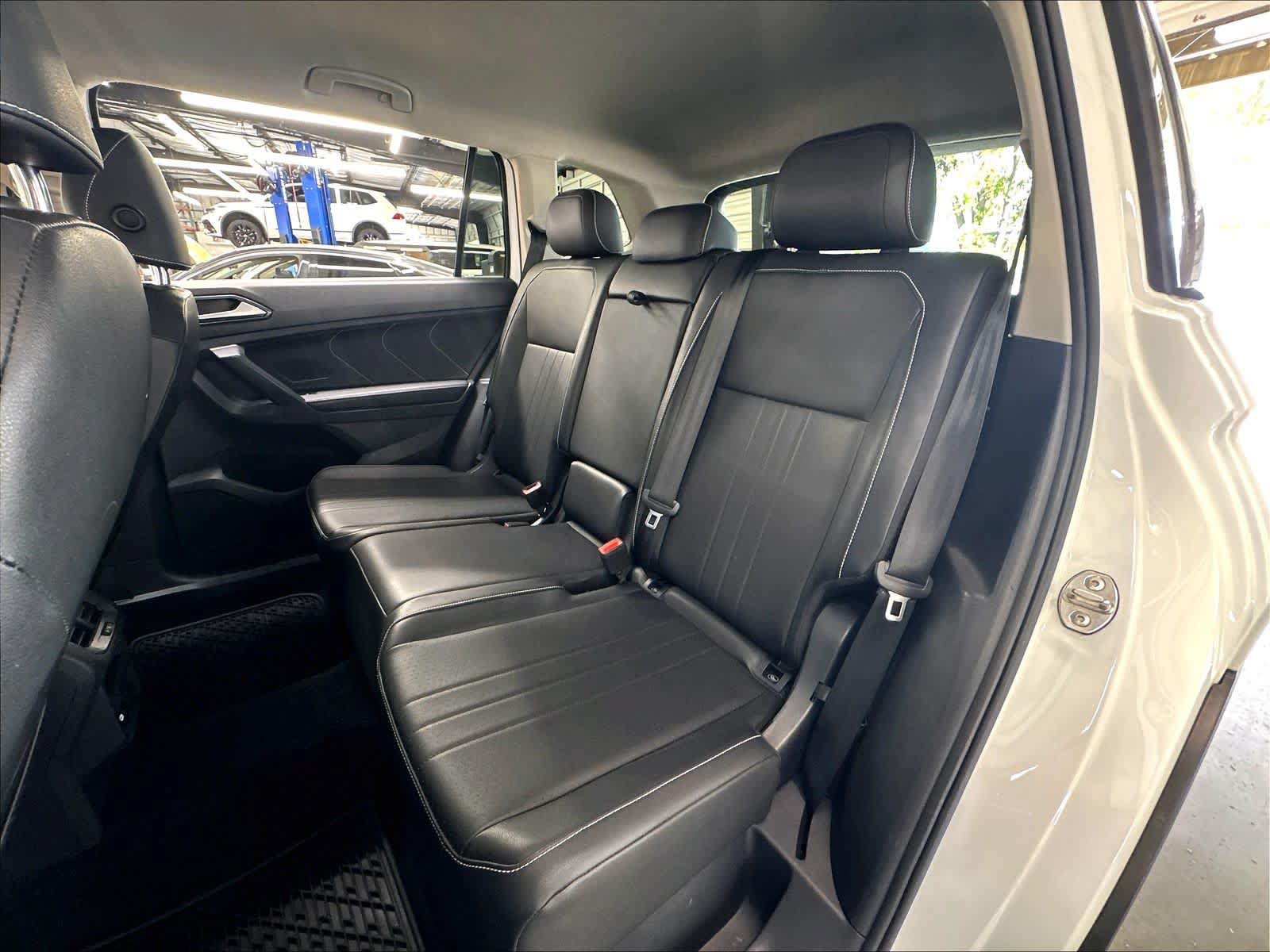 Used 2023 Volkswagen Tiguan SE AWD/4WD image 25
