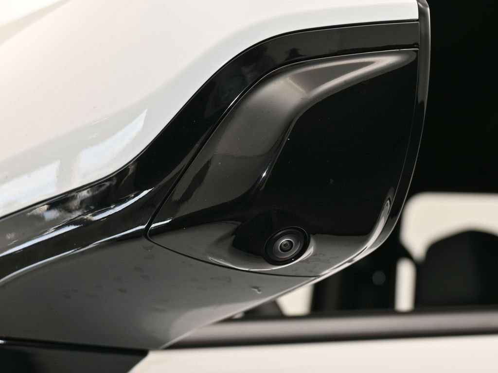 Used 2025 Chevrolet Suburban LT image 38