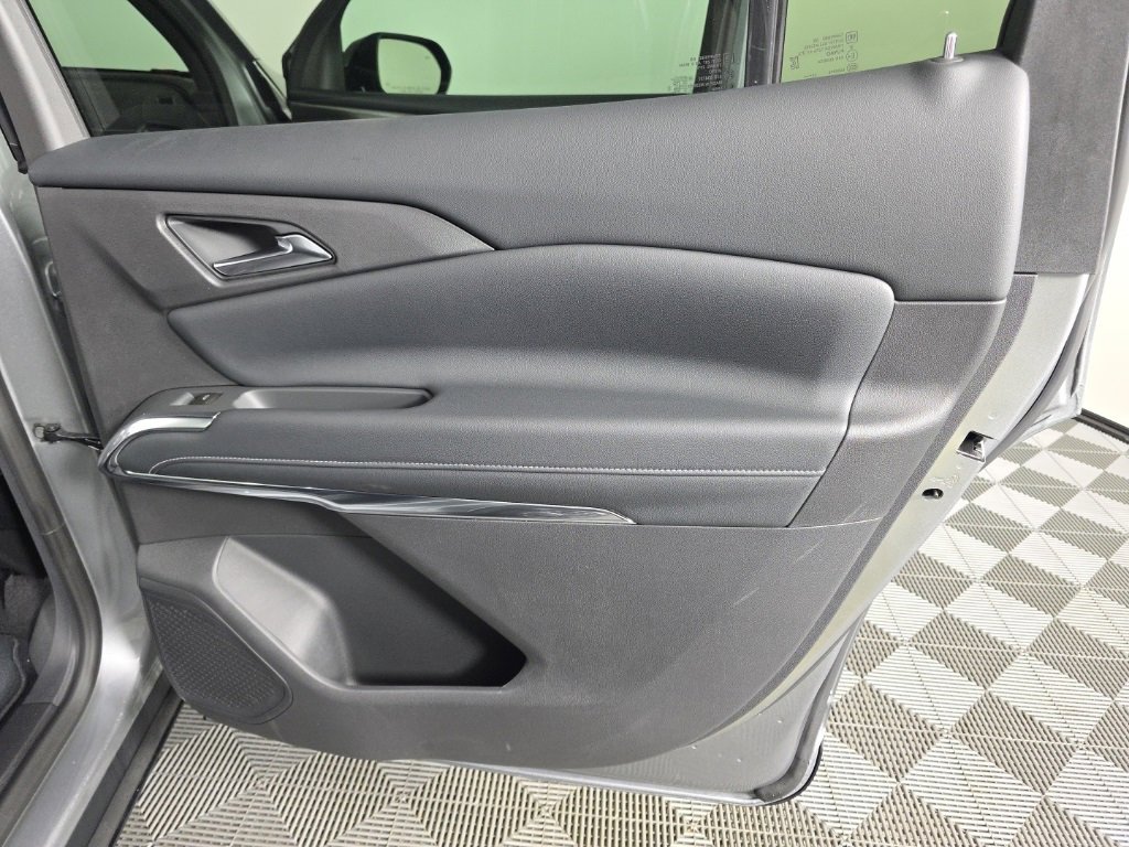 New 2026 Chevrolet Traverse LT w/ Sun and Wheel Package image 37