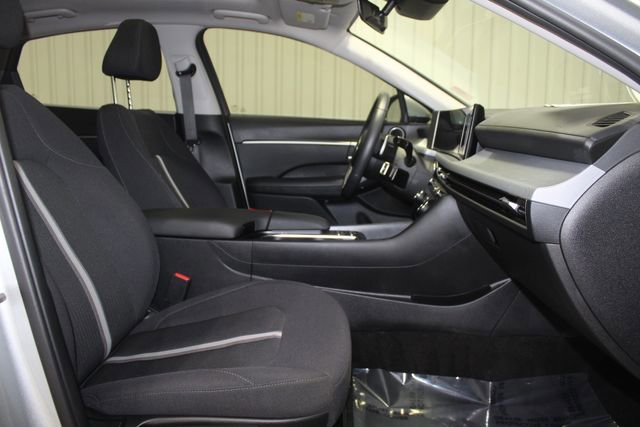 Used 2025 Hyundai Sonata SEL FWD image 26