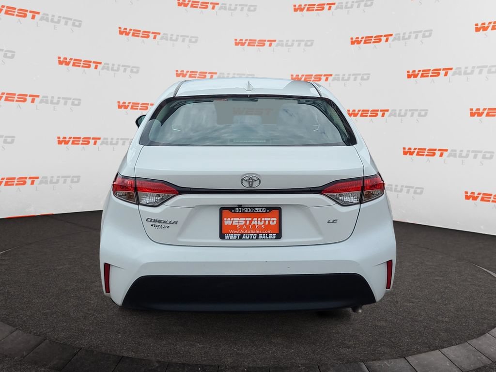 Used 2024 Toyota Corolla LE FWD image 4