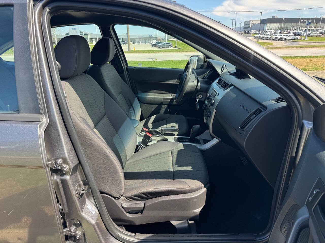 Used 2011 Ford Focus SE image 14