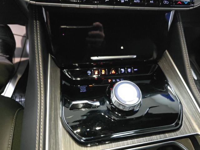 Used 2024 Jeep Wagoneer Series II w/ Premium Group I image 22
