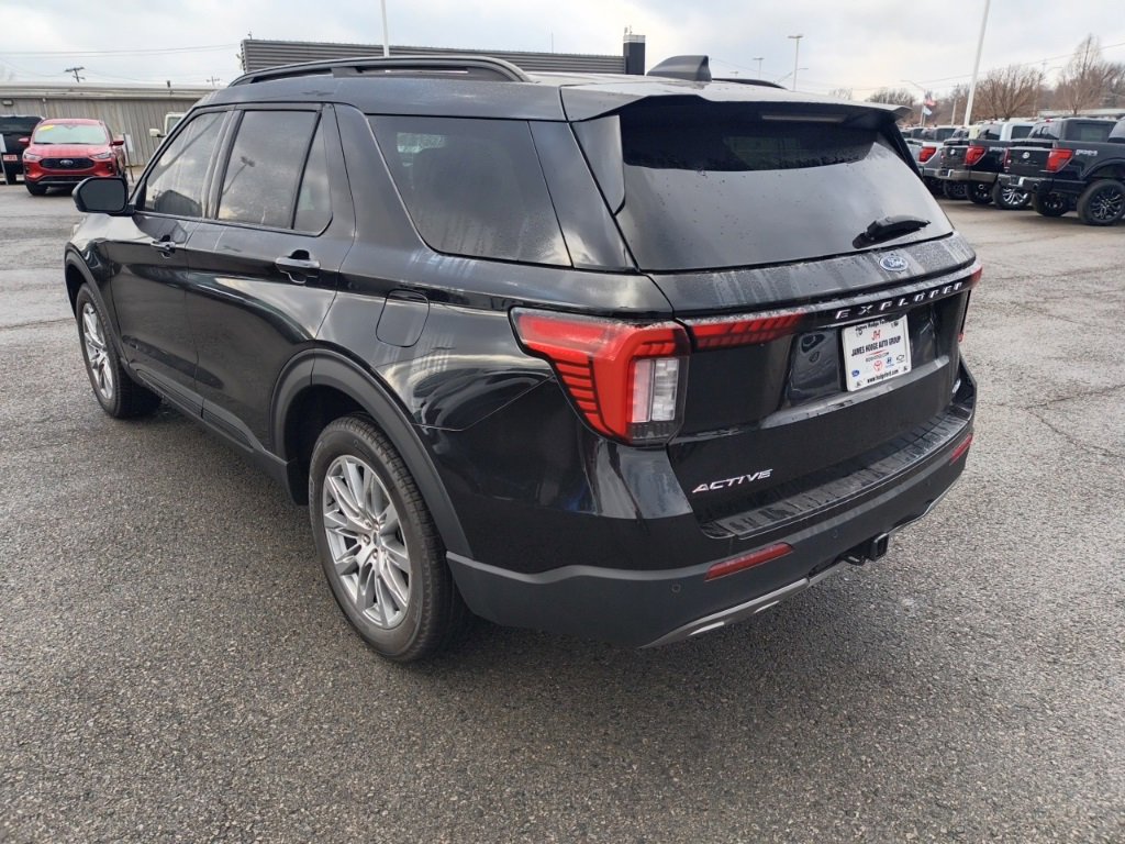 New 2026 Ford Explorer Active w/ Active Comfort Package image 3