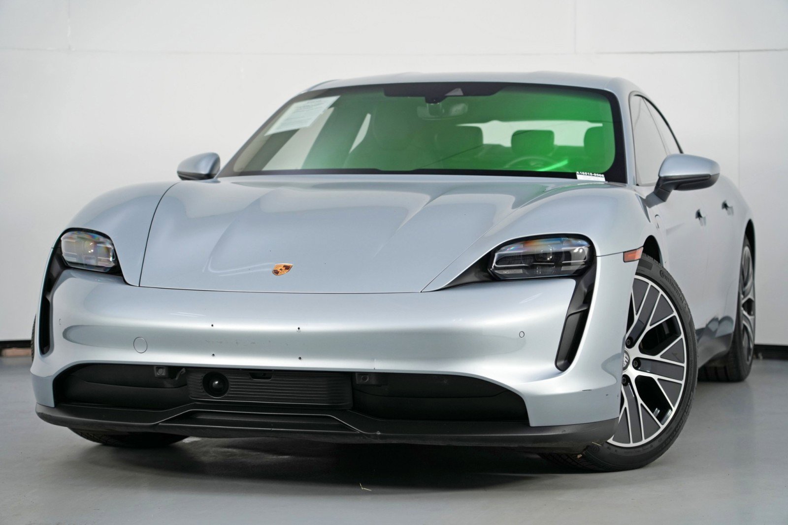 Used 2021 Porsche Taycan RWD image 3