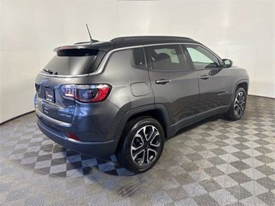 Used 2024 Jeep Compass Limited AWD/4WD image 6