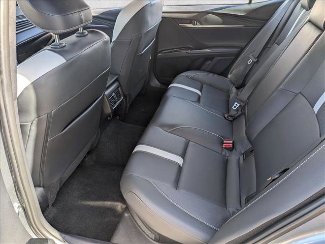 Used 2025 Toyota Camry SE image 18