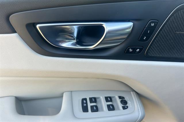 Certified 2023 Volvo XC60 T8 Plus w/ Climate Package image 10