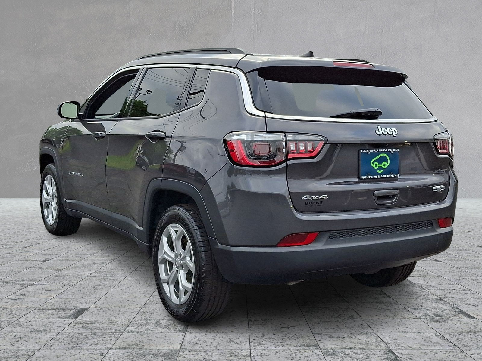 Used 2024 Jeep Compass Latitude AWD/4WD image 6