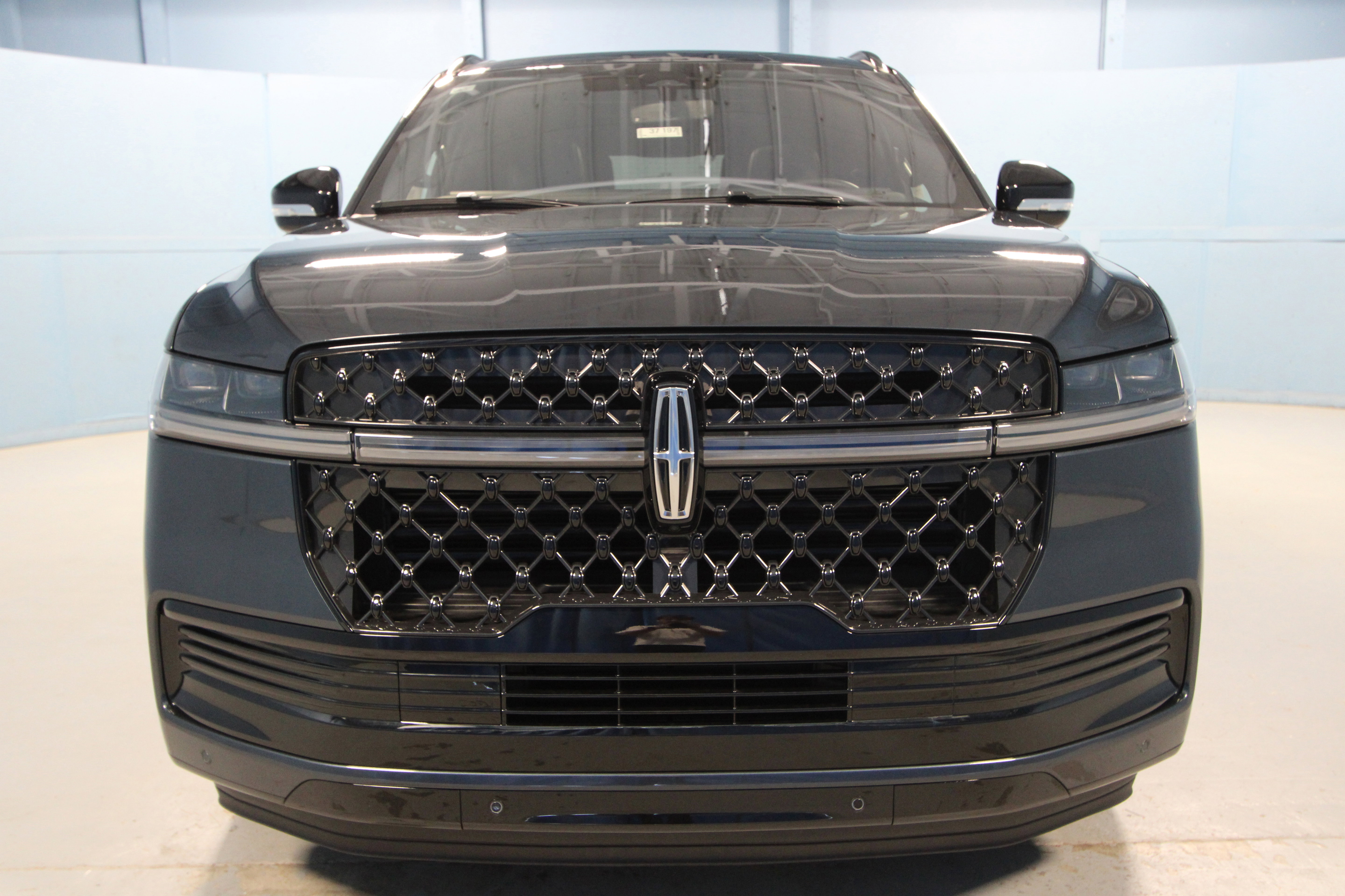 New 2025 Lincoln Navigator Reserve w/ Jet Appearance Package image 30