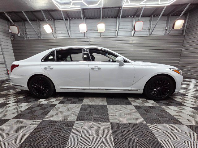Used 2018 Genesis G90 3.3T Premium RWD image 10