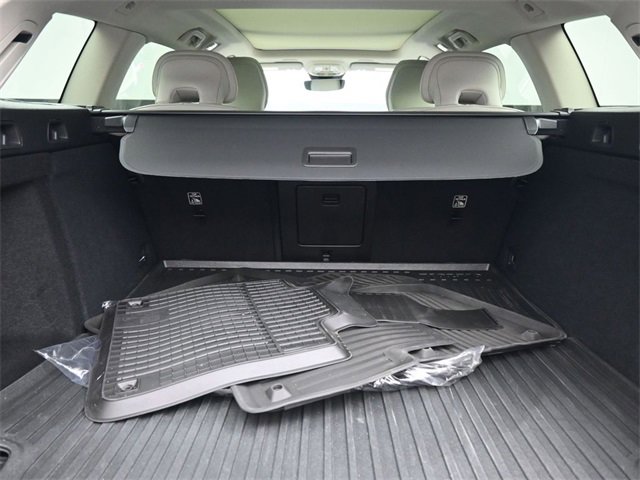 Used 2024 Volvo V60 B5 Cross Country Plus image 31