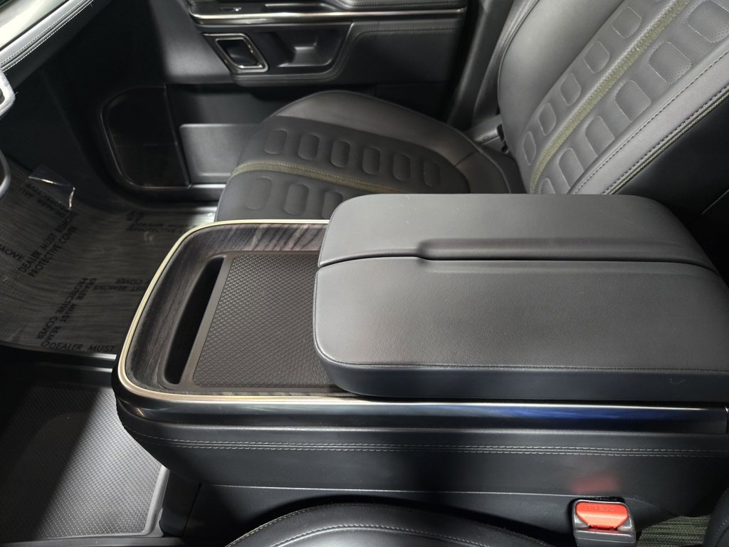 Used 2022 Rivian R1S Launch Edition image 25