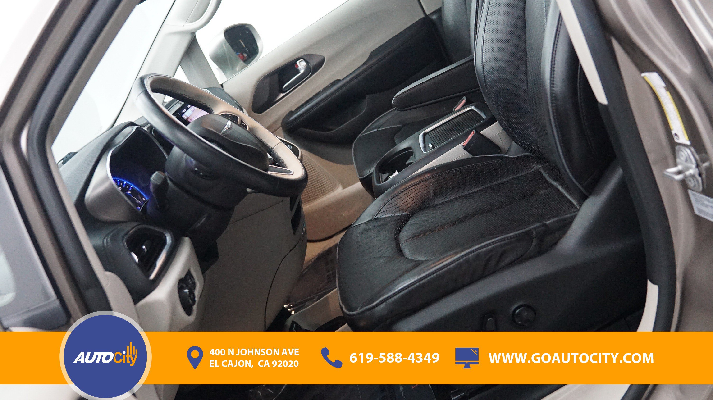 Used 2017 Chrysler Pacifica Limited w/ Advanced Safetytec Group FWD image 9