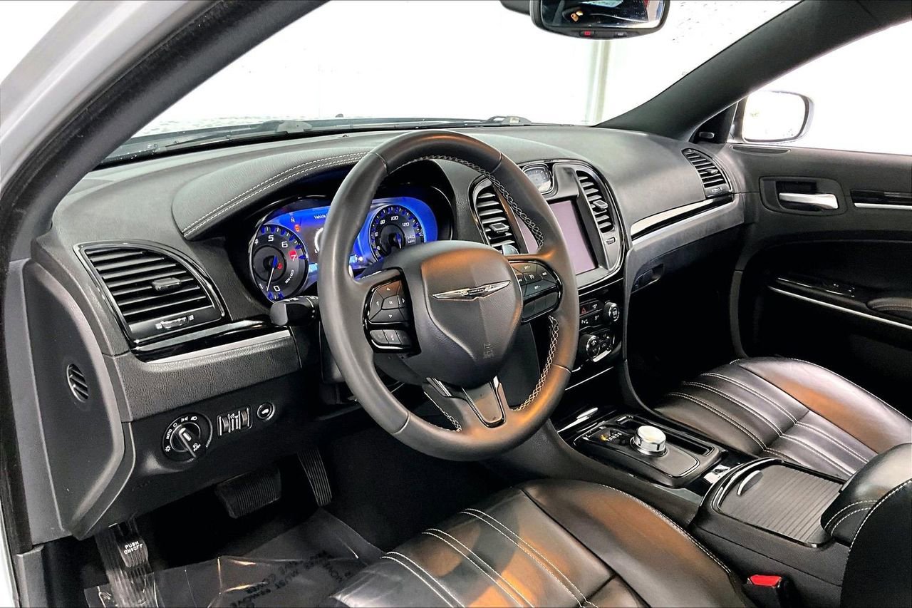 Used 2023 Chrysler 300 S RWD image 13