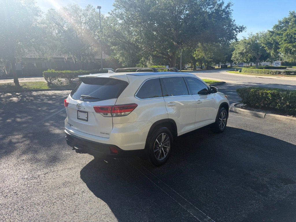 Used 2019 Toyota Highlander XLE image 8