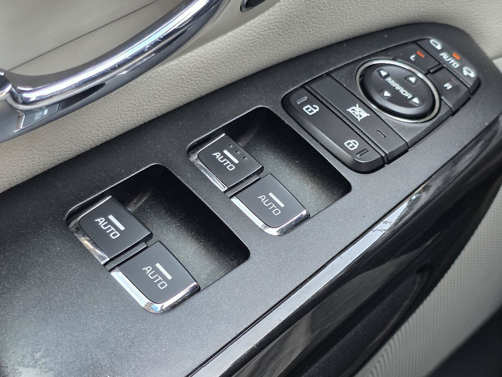 Used 2019 Kia Sedona SX FWD image 9