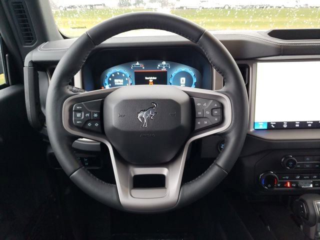 New 2025 Ford Bronco Outer Banks w/ Black Appearance Package image 12