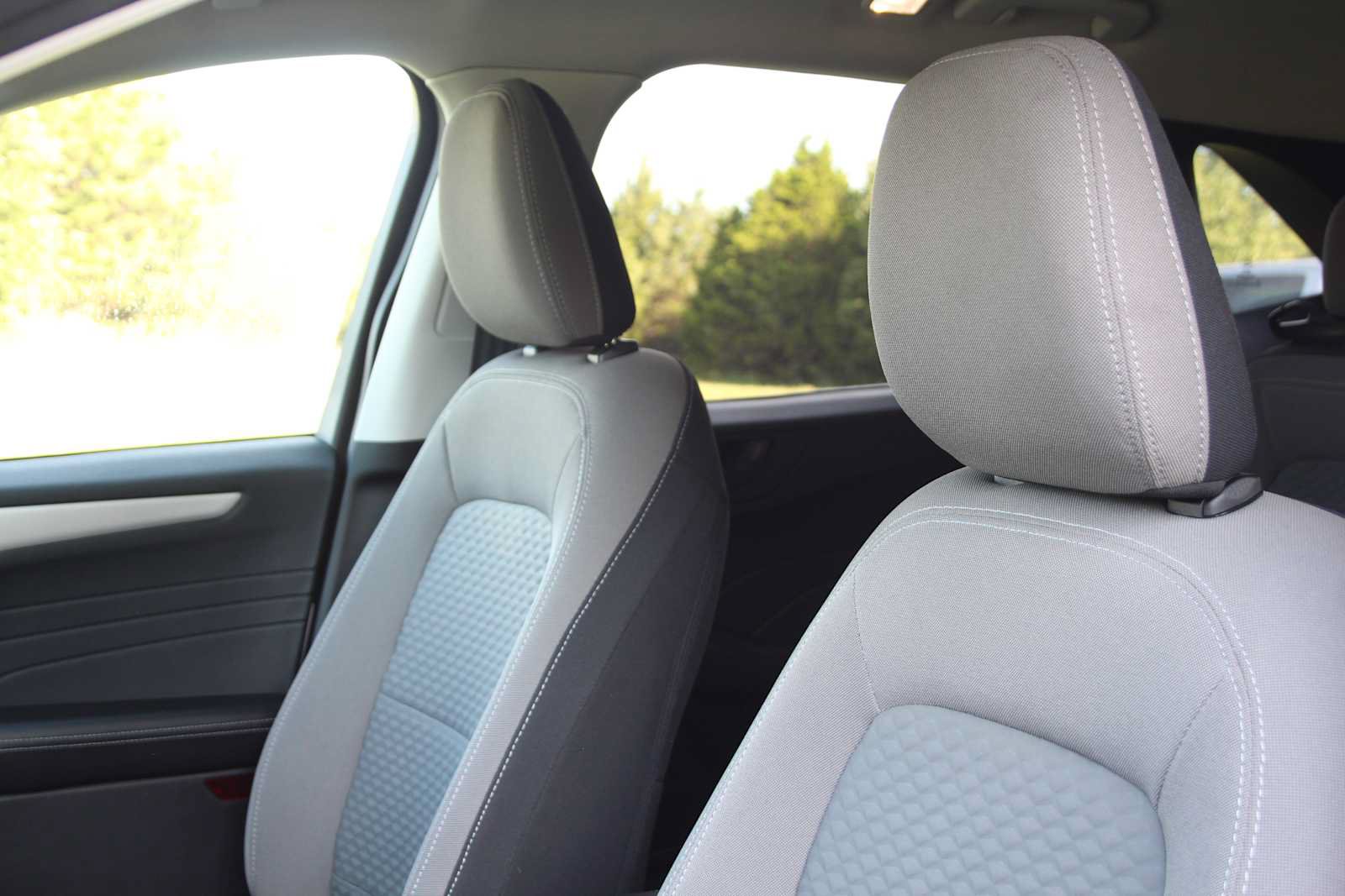 Used 2022 Ford Escape SE w/ Cold Weather Package AWD/4WD image 25