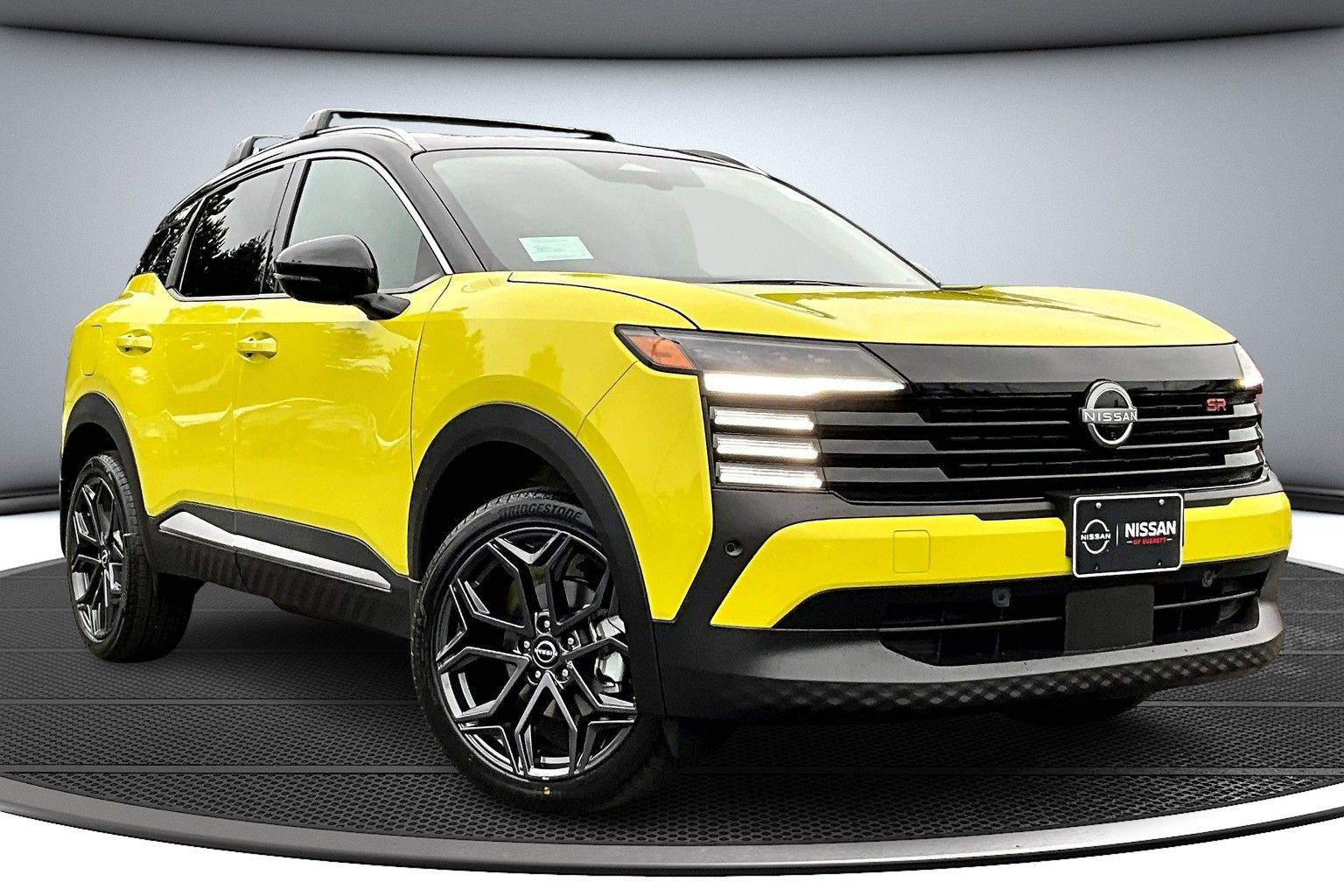 New 2026 Nissan Kicks SR w/ Cold Weather Package image 1